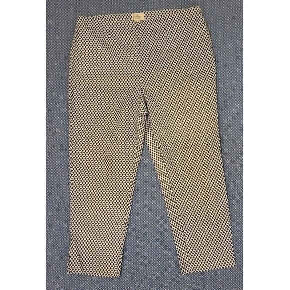 Chico's So Slimming Cropped Pants White With Blue Diamond Pattern Size 10  (1.5) - Picture 1 of 9